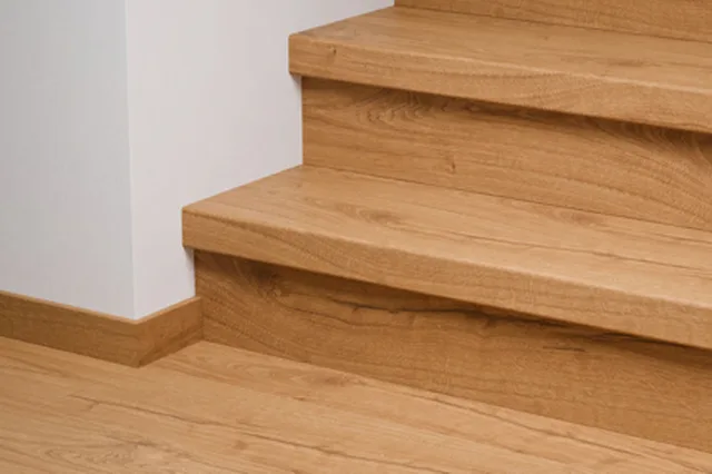 Quick-Step QSSTRBIM - 01848 : Couvre-marches en stratifié - Impressive Chêne classique naturel 1341x120x59 mm