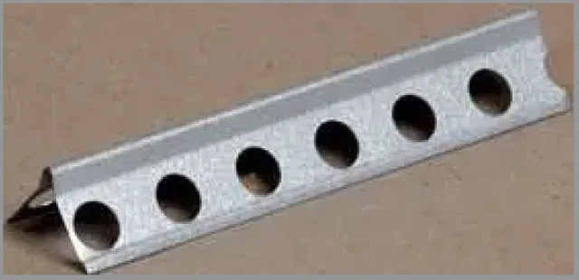 Cornière d'angle perforée pour plafonnage 2m60