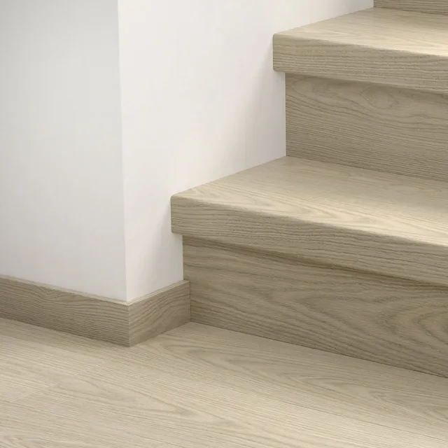 Quick-Step QSVSTRBSP - 40280 : Recouvrement d’escalier en vinyle – Blos Chêne chia 1243x127x54 mm