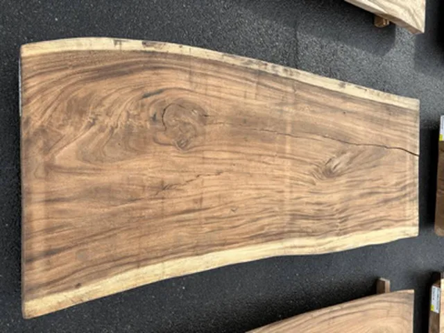 Plateau massif de table en SUAR en forme de grume 80mm
