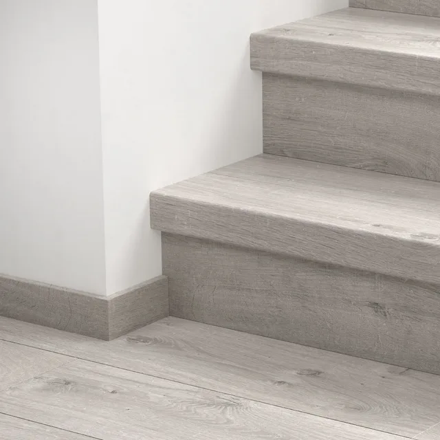 Quick-Step Recouvrement Escalier Vinyle Bloom Chêne Coton Gris 1484x143x54 mm - Biemar Bois