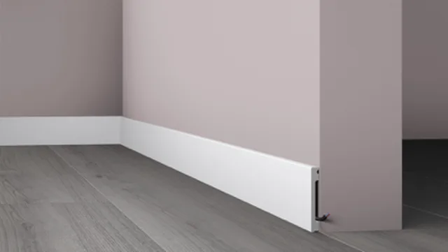 Plinthe en mousse de polystyrène blanc (RAL 9016) 13*80mm bord droit LG 2m00 (peut être peinte) - 3044915