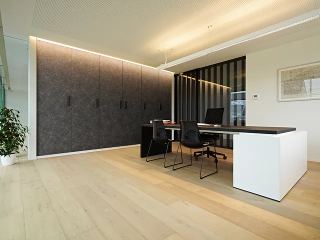 Tocca legno - Uni Panels Gris foncé PET - mise en situation