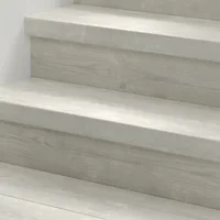 Quick-Step QSVSTRBMP - 40204 : Recouvrement d’escalier en vinyle – Bloom Pin des neiges 1484x143x54 mm