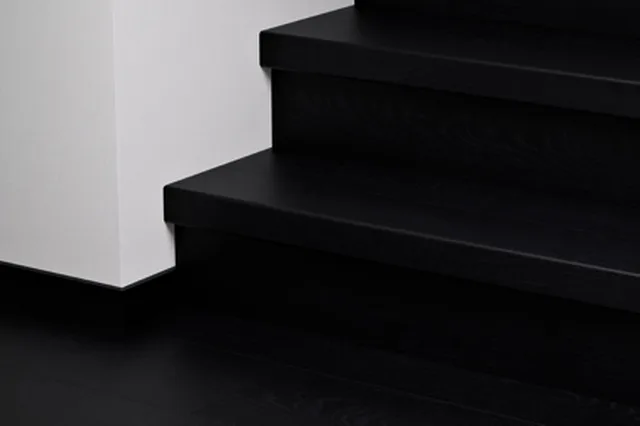Quick-Step QSSTRBSIG - 04755 : Couvre-marches en stratifié - Capture Chêne noir peint 1341x143x59 mm