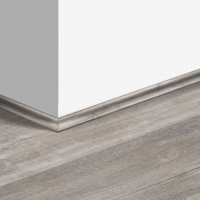 Quick-Step QSVSCOT - 40030 : Moulure Chêne canyon gris avec traits de scie 2400x17x17 mm