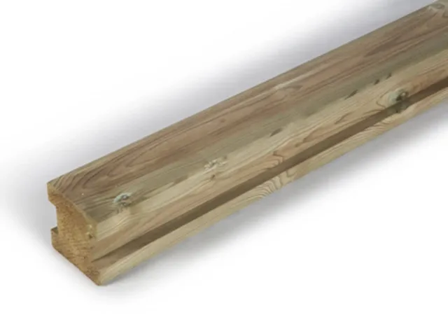 Poteau rainuré en pin vert autoclavé 1750x135x135mm - Ref 108174