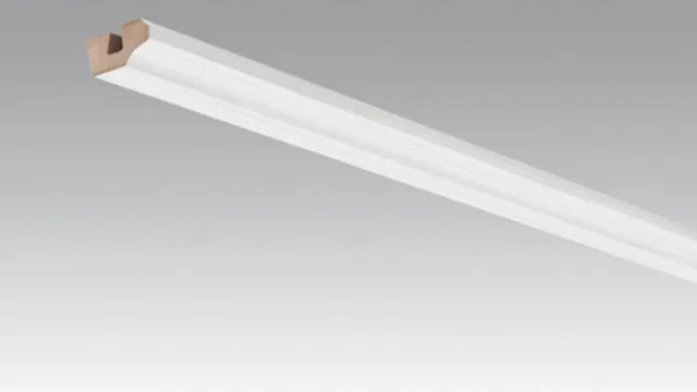 Moulure plafond/clips 19/38 mm Reflets argentés 20127 -2380*38*19mm