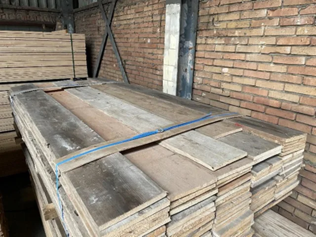 Steigerhout (bois d'échaffaudage récupéré) Epicéa dédoublé 15x200mm LG 4M60 finition pré-poncée 1F
