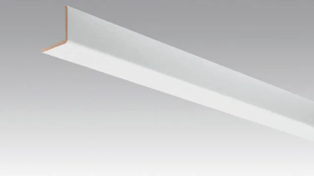 Equerre 33/33 mm Frêne blanc 20098 -2380*33*3,5mm