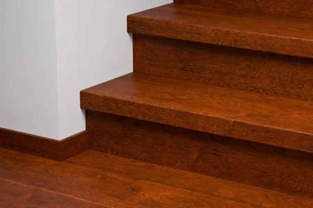 Quick-Step QSSTRBSIG - 04760 : Couvre-marches en stratifié - Capture Merbau 1341x143x59 mm