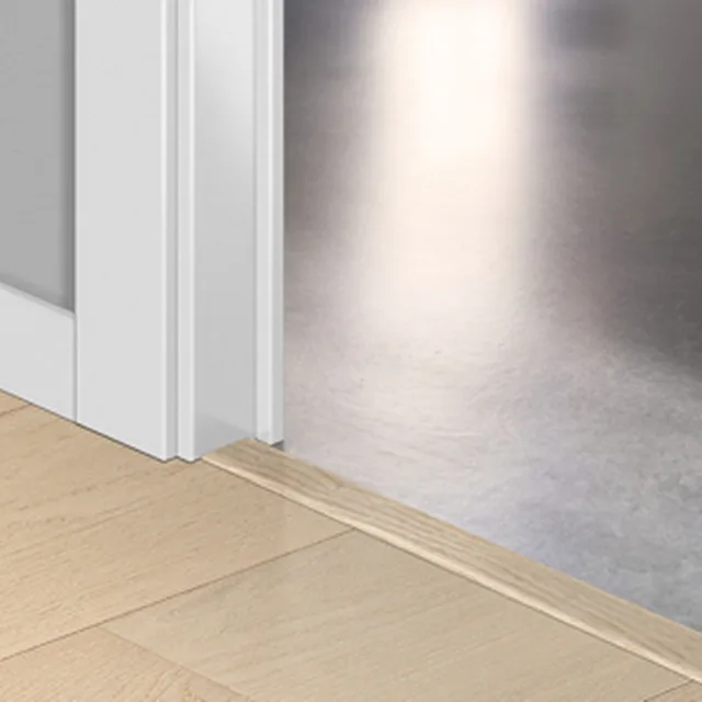 Quick-Step QSWINCP - 01340 : Profilé Incizo (couleur assortie) 2150x54x17 mm