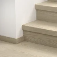 Quick-Step QSVSTRBSP - 40280 : Recouvrement d’escalier en vinyle – Blos Chêne chia 1243x127x54 mm