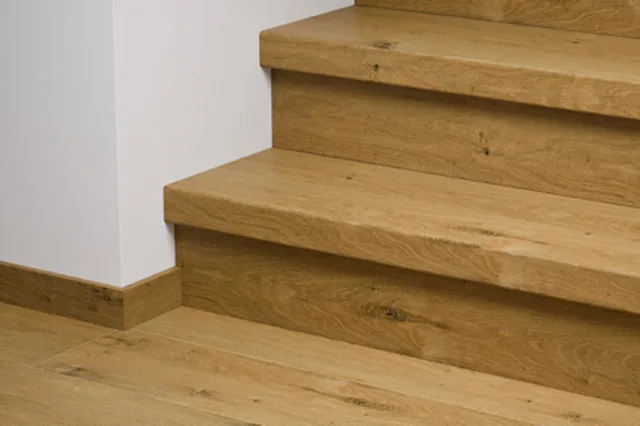 Quick-Step QSSTRBIM - 01855 : Couvre-marches en stratifié - Impressive Chêne tendre naturel 1341x120x59 mm