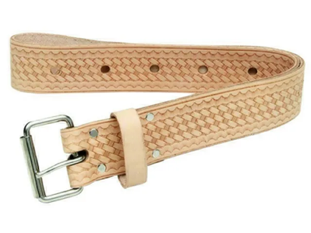 Ceinture en cuir naturel lg 122cm lrg 5cm